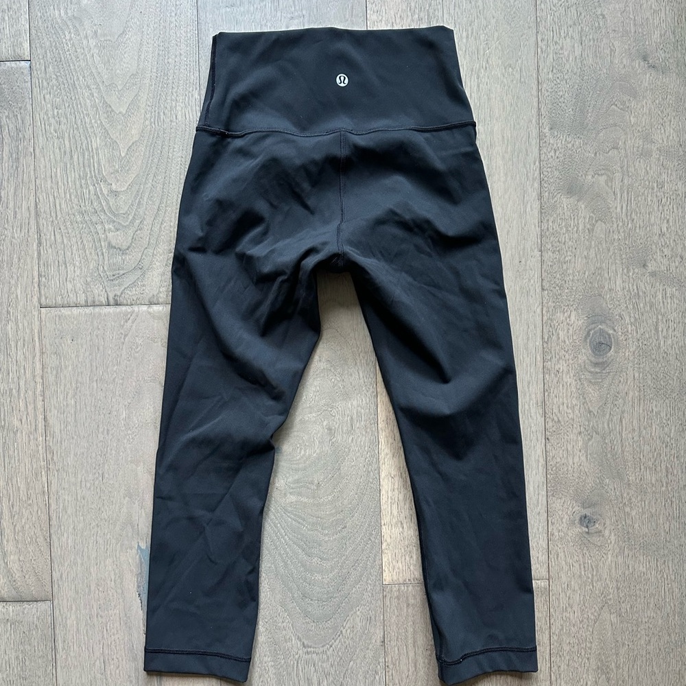 Lululemon - Size 4 - black - 3/4 length yoga pants - like new condition